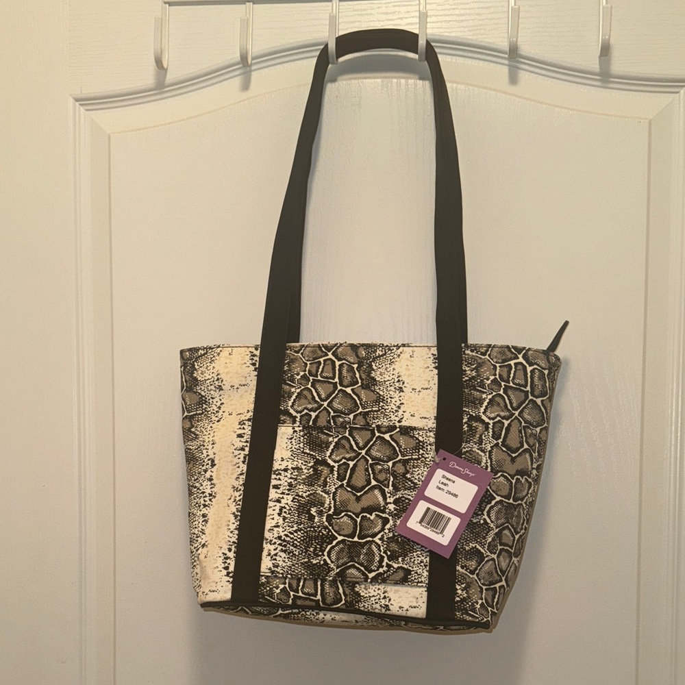 NWT Donna Sharp Sheena Leah Black and Cream Snakeskin Print Tote